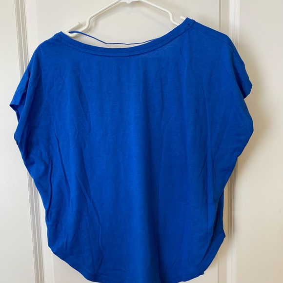 Blue Nike crop Size M - Picture 2 of 2